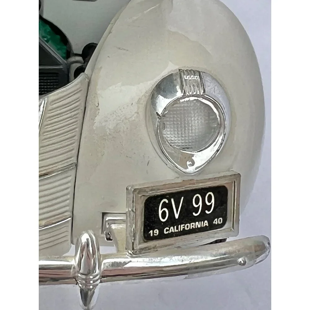 MotorMax 1940 Ford Deluxe Coupe Diecast Model 1:18 Cream Car Collectible Autos